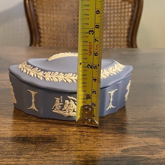 Wedgwood Jasperware Trinket Box With Lid Vintage Cherubs Cream On Blue - Picture 9 of 9